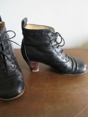 John Fluevog Bartoli Lace-Up Boots Black Women’s 8   Heeled Victorian